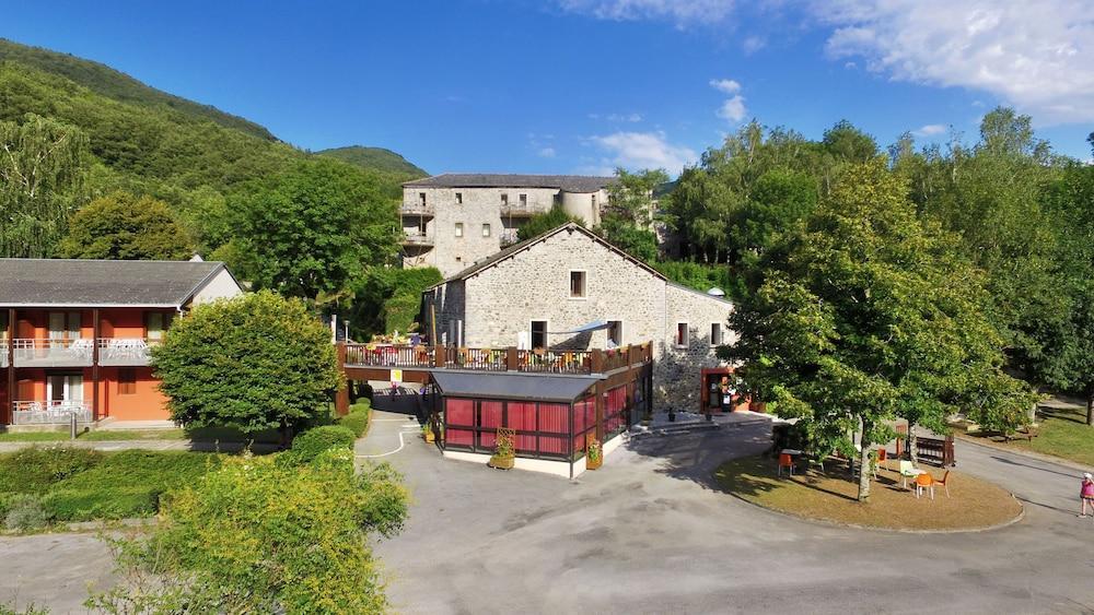 Vvf Sud Aveyron Hotel Brusque Exterior photo